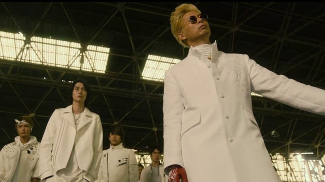 热血街区:rocky一直护着的女人们,却被兰丸当成赚钱的工具!