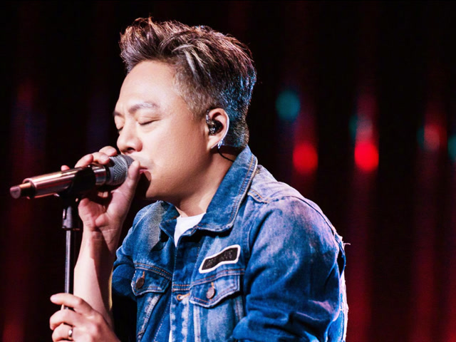 李晓东的成名歌曲《冬季校园》用吉他弹唱好听呀!