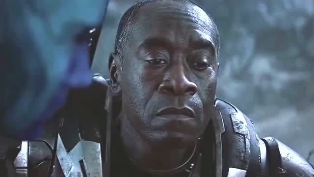 复仇者联盟搞笑担当,一个出场自带bgm的男人星爵,这是个傻子吧?