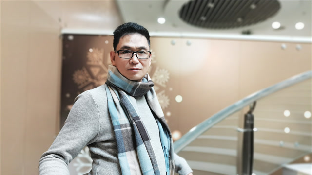 60岁大叔演唱《多想做你最爱的人》