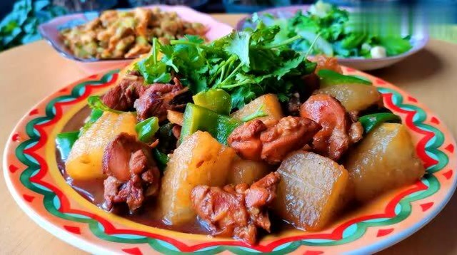 用地里摘回的大冬瓜,做道家常冬瓜烧鸡,美味解馋,冬瓜比肉还香