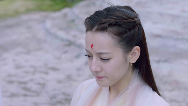 枕上书:凤九行事鲁莽,差点被爹爹用鞭子打,还好沧夷神君求情