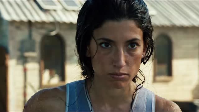 深海狂鲨3:这男的凶啊,鲨鱼也能拳头刚