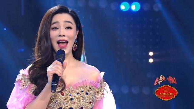 钟丽燕演唱《草原夜色美》月不忍落