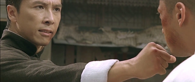 叶问1:叶问不肯向日军低头,挑战日军三浦将军,为中国武术正名