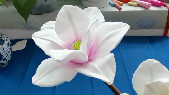 用纸巾做美丽的玉兰花,创意手工花制作diy教程,简单好看又逼真