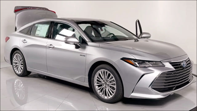 新车展示,实拍2021款丰田亚洲龙,太漂亮了,还想着雅阁吗?