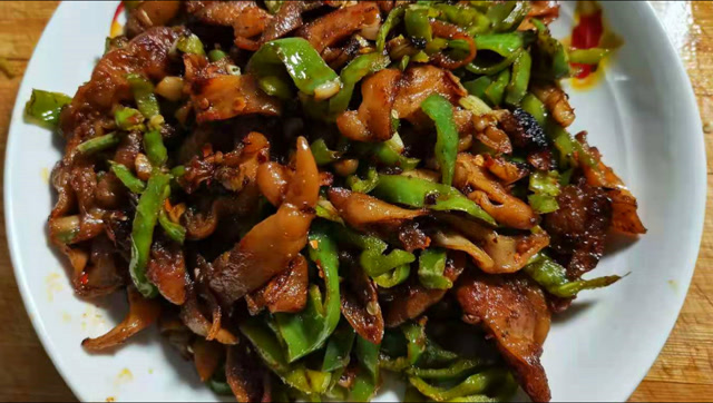 陕西名吃炒葫芦头,有的人估计都没听过,今天就给大家分享一个重口味的