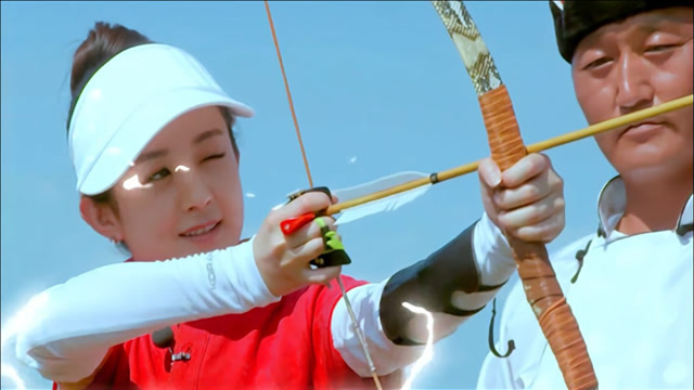 赵丽颖射箭意外射中摄像师,颖宝随口一句话,汪涵笑喷