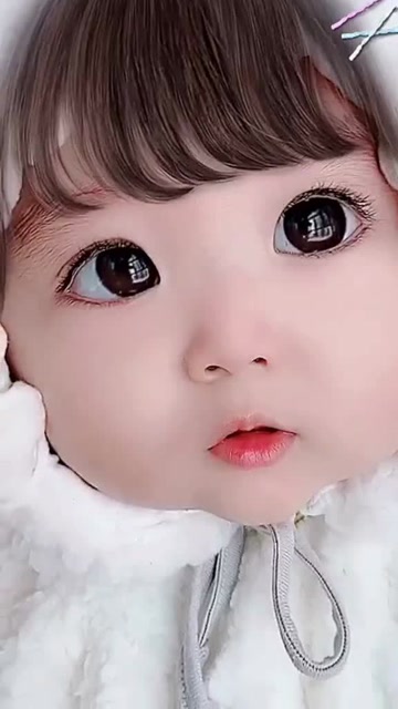 生了一个大眼睛小嘴巴的洋娃娃,可爱极了,发出来让大家看看