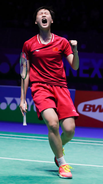 我预判了你的预判!陈雨菲这个扔球拍真的太飒了!