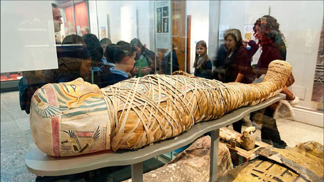 2500年前的木乃伊,胸前竟传出心跳声?解刨后发现不简单