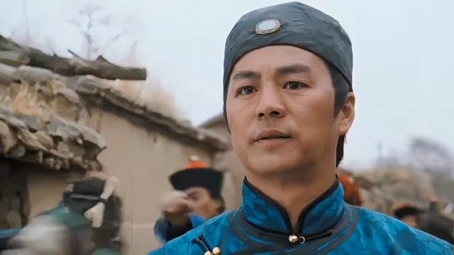 狄龙演绎的谭嗣同正气凛然,与大刀王五惺惺相惜,写下流传千古的诗句