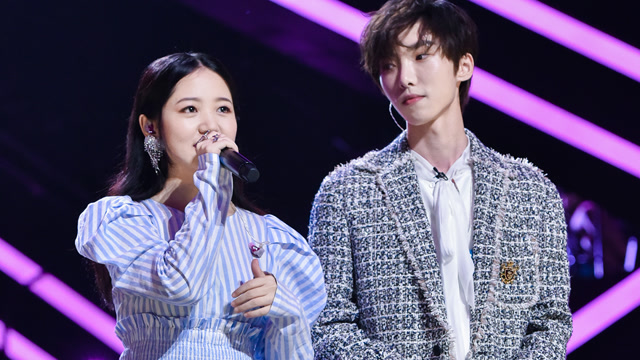 超感动!冯希瑶回顾参赛经历红眼眶,感谢赵磊帮唱超暖