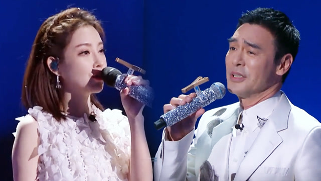 钟镇涛冯提莫《大海》引全场合唱