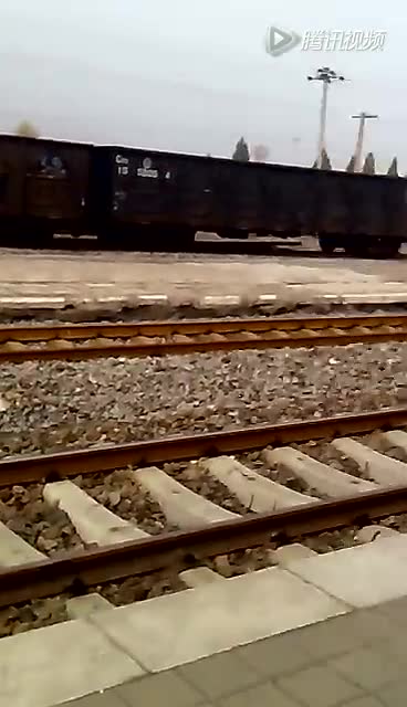 10.25】6456次到达下板城站