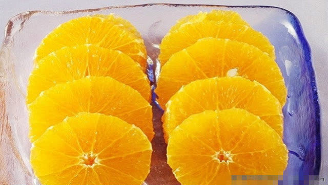 冬天吃橙子季节,教你如何神速且优雅的橙子切法,好看而且很方便