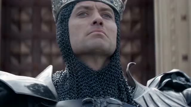 《亚瑟:王者之剑》电影预告片