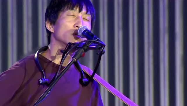 他心中有个愿望,在死后能够变成一只鸟 万晓利《鸟语》