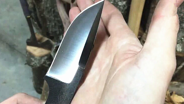 牛人将废旧的锉刀一改,制成了一把小刀,看到最后才知道有多漂亮