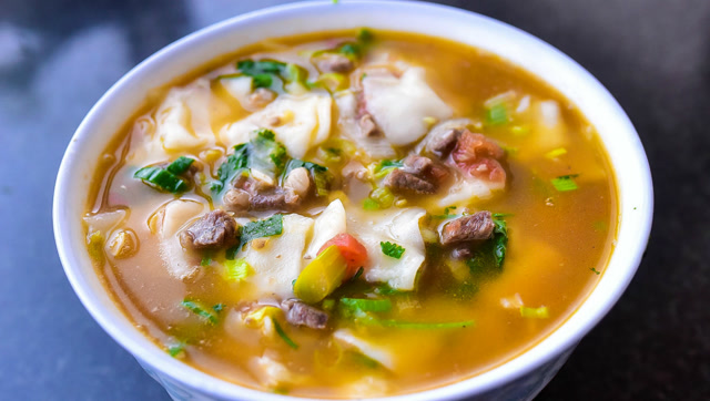 北方特色面食,西红柿羊肉面片的家常做法,冬天最配!