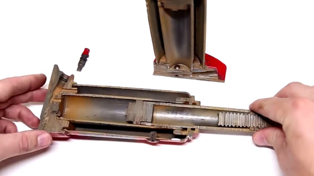 你知道千斤顶内部构造吗?老外用高压水刀切开后我明白了