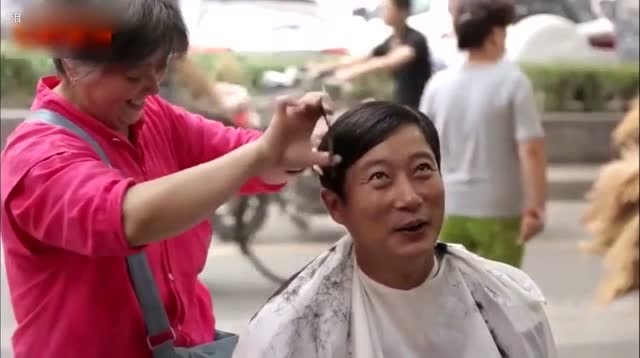 韩国综艺节目艺人体验西安街头5元剪发剪得比理发店还好