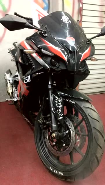 实拍:国产r3跑车来了!