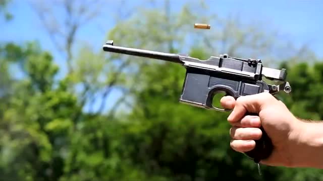 这把抗日神枪不仅外观好看威力也不错,还能来一梭子连射!