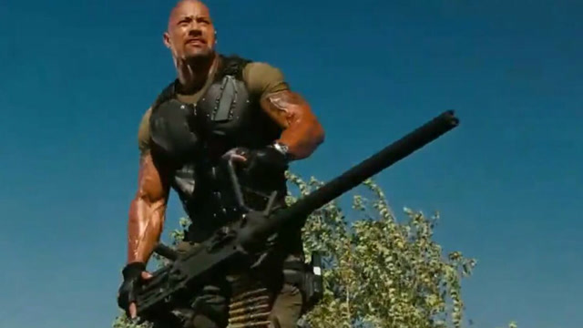 巨石强森的电影真过瘾,霸气的机枪比人都高,看完真想健身了
