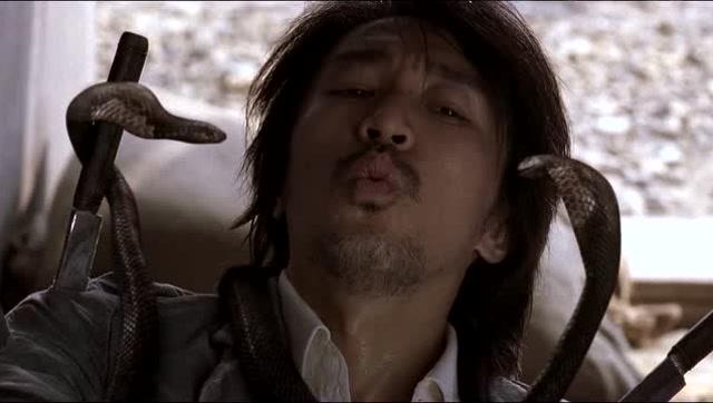 功夫:暗杀包租婆,搞得自己身中数刀,还被蛇咬,星爷真是不能再惨