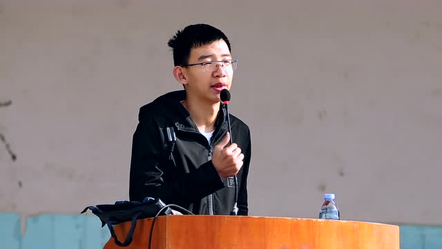 衡中状元刘嘉森走进怀化三中校园公益巡讲