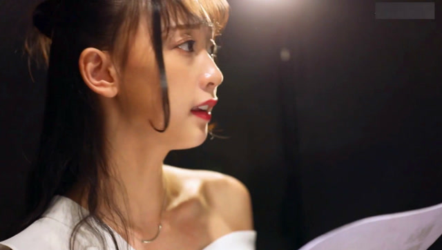 网红美女威水妹《空空如也》粤语版,声线柔美,听得整个人都酥了