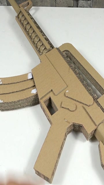 废纸板制作刺激战场m4a1玩具枪模型简单好玩适合亲子手工