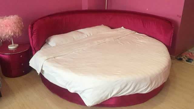 酒店情侣房里为什么总是用大圆床呢?原来有这么多猫腻