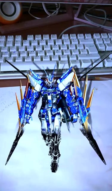 立体画法, 铁血高达, mg蓝色异端d型