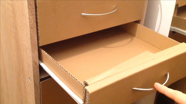 牛人用纸板制作抽屉,别说还挺实用的,这创意真不错
