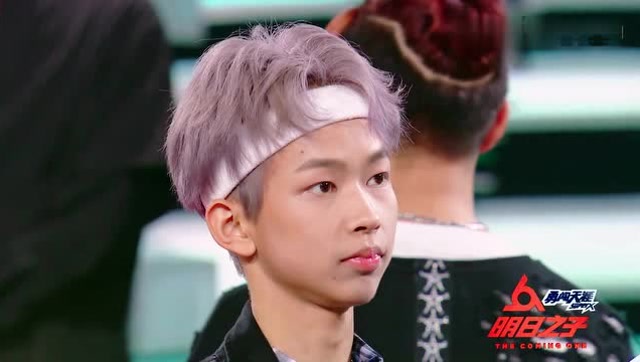 斯外戈人气真高,都被待定了还被观众现场投票,杨幂的表情太怪了!