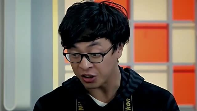 《废柴兄弟》看小白这套词整的,军大衣就是军大衣,被艾玛嘲笑了吧