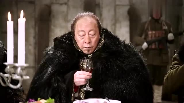 侯殿坤请座山雕等人吃西餐,土匪们丑态百出,蝴蝶迷太会说了