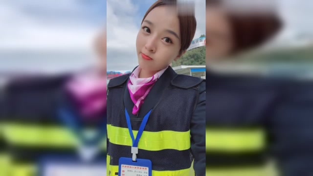 湘西最美收费员,莉琴小姐姐的微笑,带给你满满的正能量