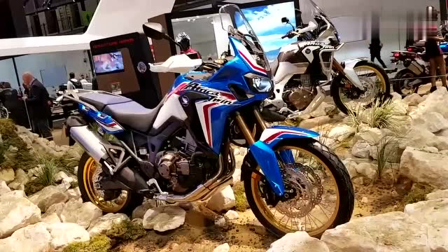 "摩旅神车"再度升级,摩托展实拍2019款本田非洲双缸!