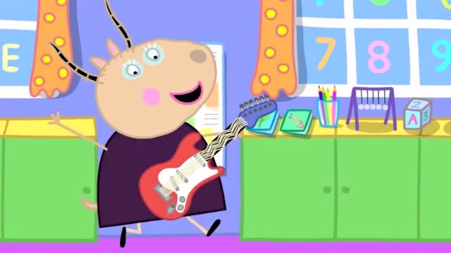 羚羊老师在不上课的时候,经常一个人忘我的弹吉他