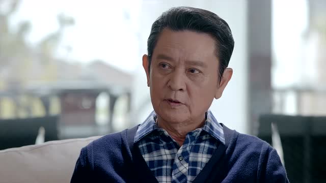 佟乐来看望二老,伊母夸赞佟乐,喜爱之情溢于言表