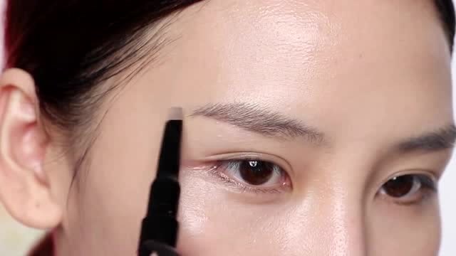 三角形立体眉笔,画眉毛更容易哦