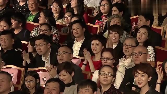 德云社20周年庆典,吴京等大咖现身观众席为郭德纲祝贺,面子真大