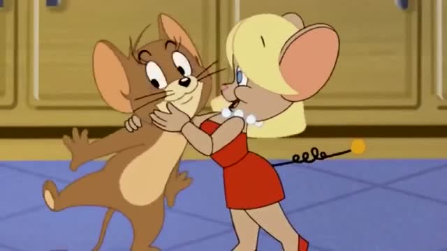 猫和老鼠:杰瑞鼠特别喜欢机器美女鼠,走哪都要保护着