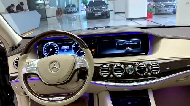 欣赏奔驰迈巴赫s400的豪华内饰