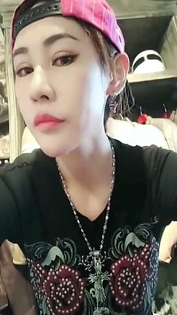 最近很火的安全官小姐姐,终于摘下面罩,果然没让我失望!