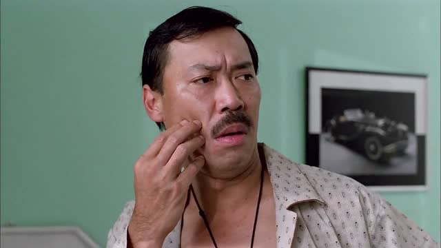 精装追女仔:女魔头终于相信坚叔暗恋自己,害羞了.